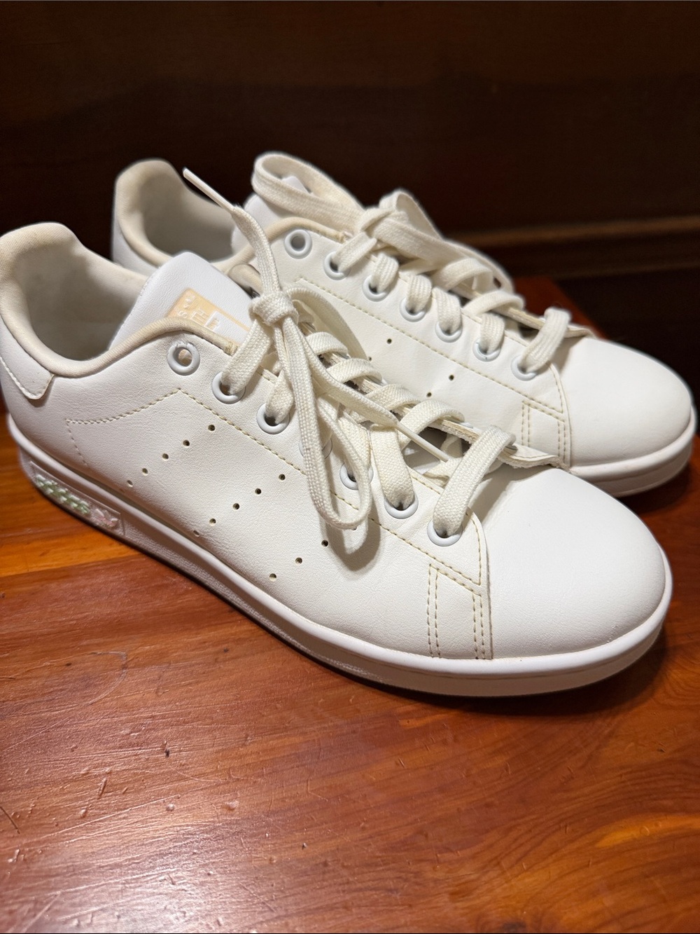 adidas Stan Smith Women’s Low-Top Sneakers with Iridescent Heel Detail